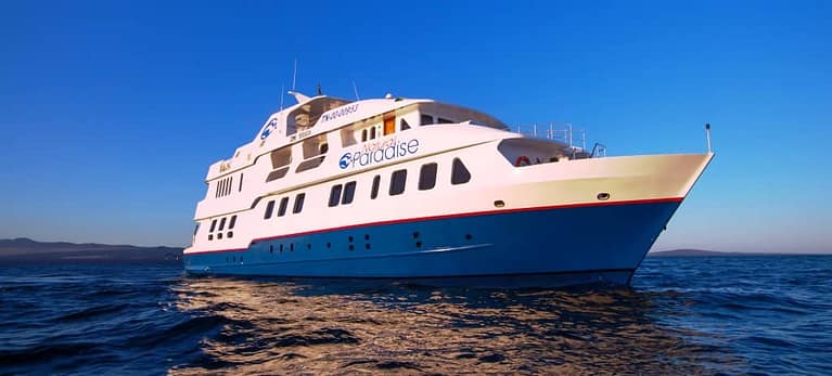 Galapagos-boat-Natural-Paradise