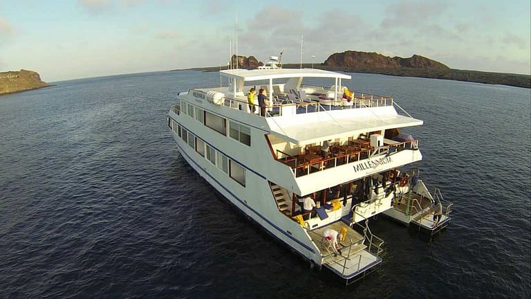 Galapagos-boat-Millenium
