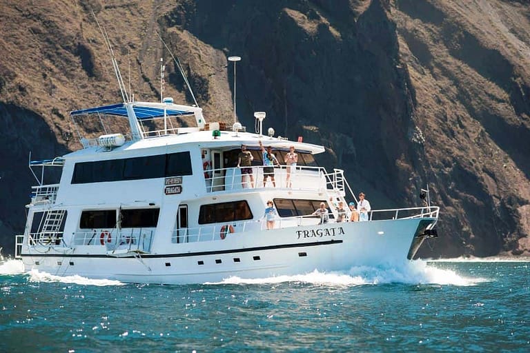 Galapagos-boat-Fragata