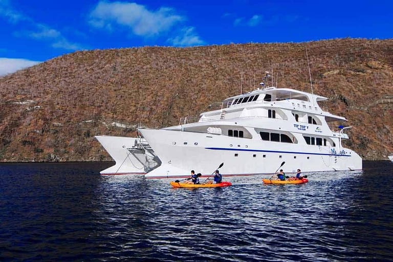 Galapagos-boat-Tip-Top-5